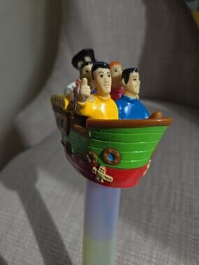 The Wiggles LIVE! Flashing Light-up Wand Exclusive Concert Souvenir Big Red Car